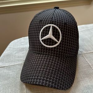 Lewis Hamilton F1 Mercedes hat